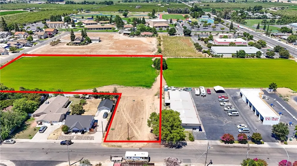 199 S Pasadena Waterford, CA 95386