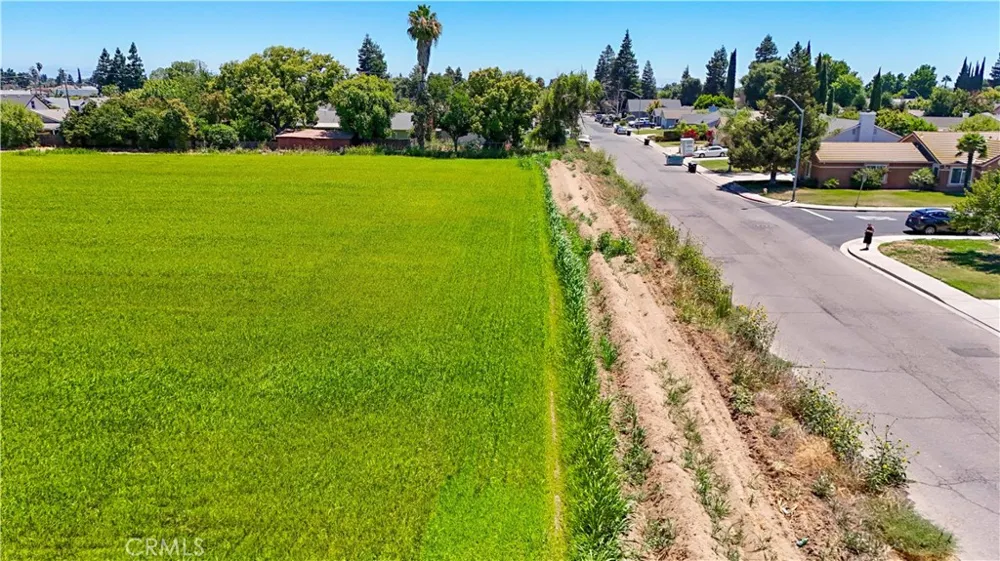 199 S Pasadena Waterford, CA 95386