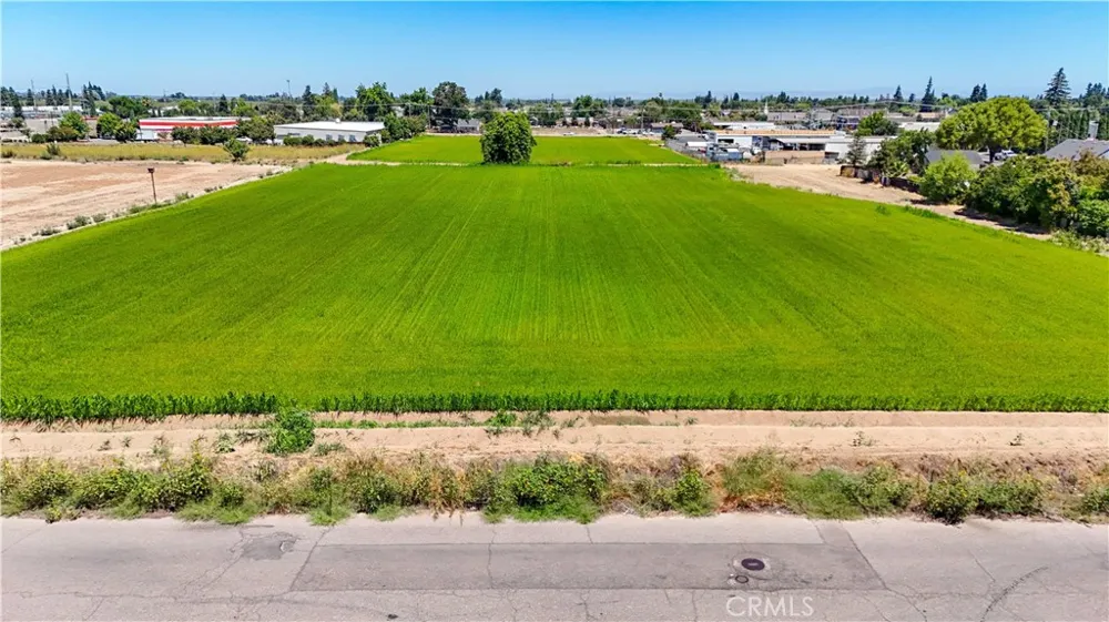 199 S Pasadena Waterford, CA 95386