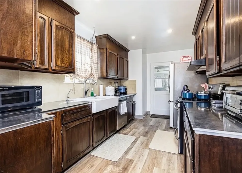 18526 E Linfield Azusa, CA 91702