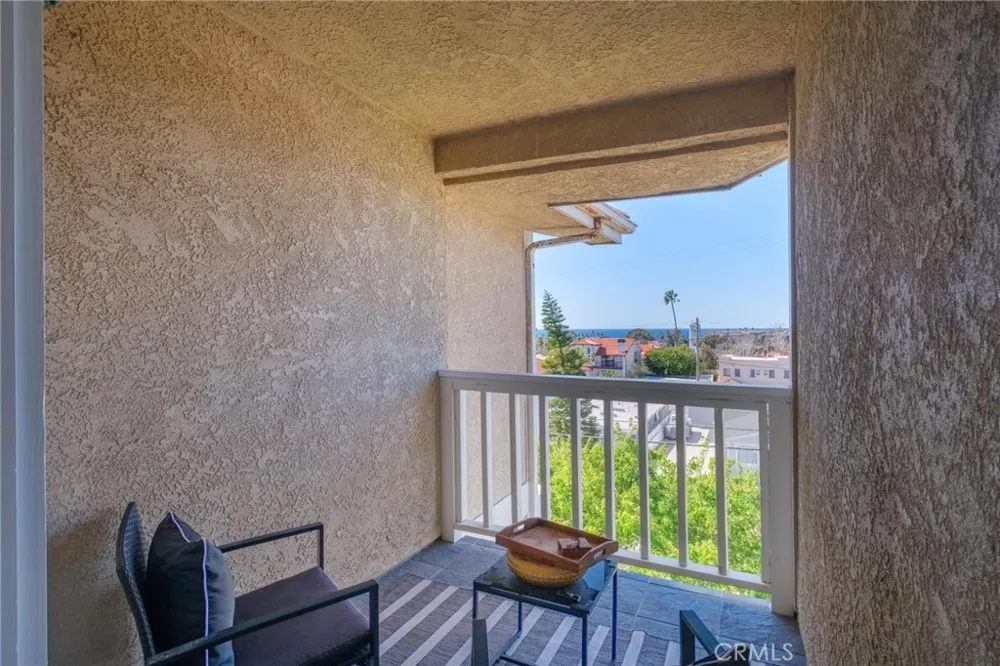 222 S Guadalupe Avenue #1 Redondo Beach, CA 90277