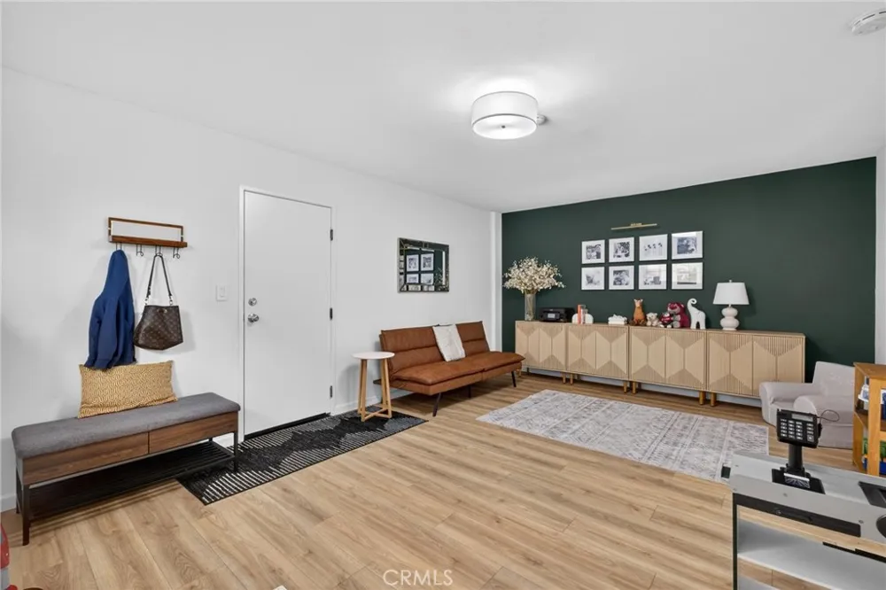 222 S Guadalupe Avenue #1 Redondo Beach, CA 90277
