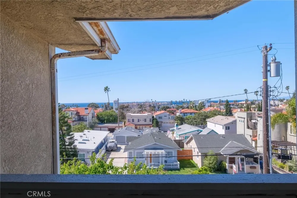 222 S Guadalupe Avenue #1 Redondo Beach, CA 90277