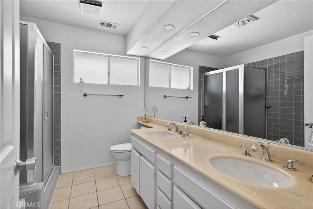 222 S Guadalupe Avenue #1 Redondo Beach, CA 90277