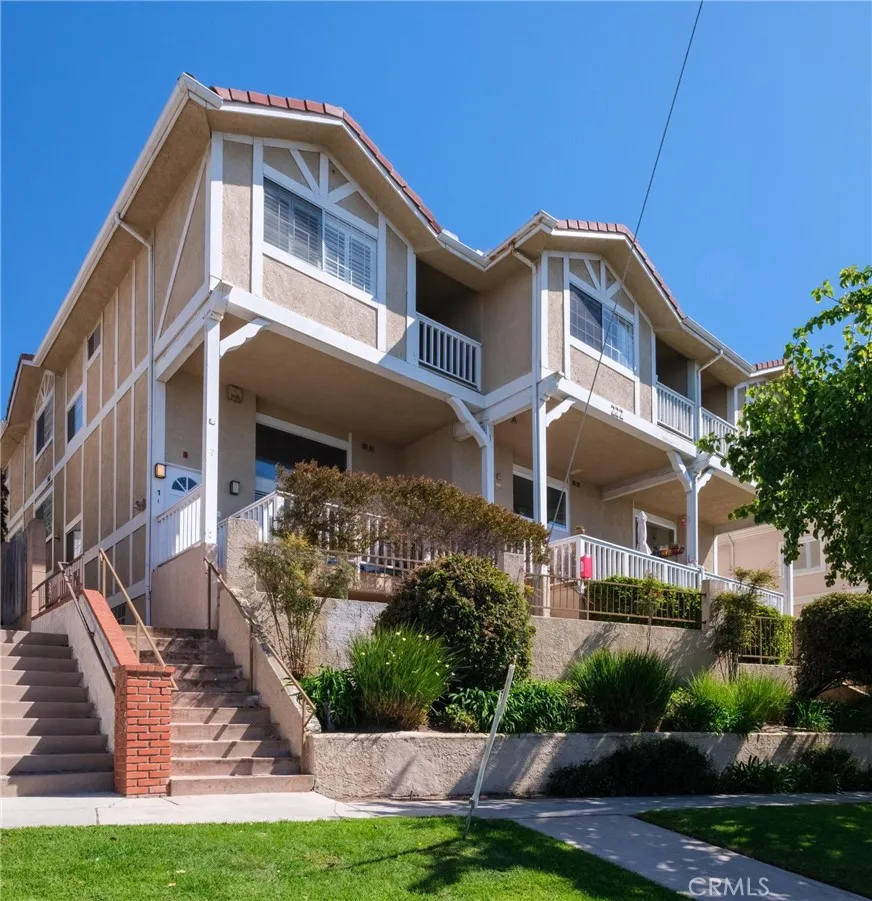 222 S Guadalupe Avenue #1 Redondo Beach, CA 90277