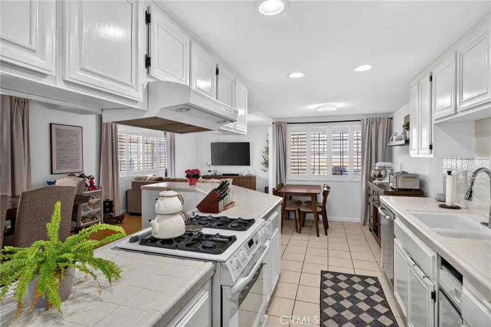 222 S Guadalupe Avenue #1 Redondo Beach, CA 90277