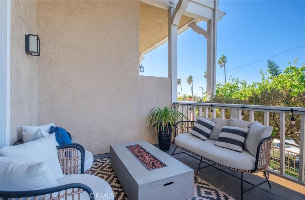 222 S Guadalupe Avenue #1 Redondo Beach, CA 90277