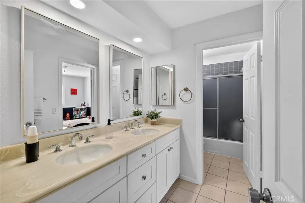 222 S Guadalupe Avenue #1 Redondo Beach, CA 90277