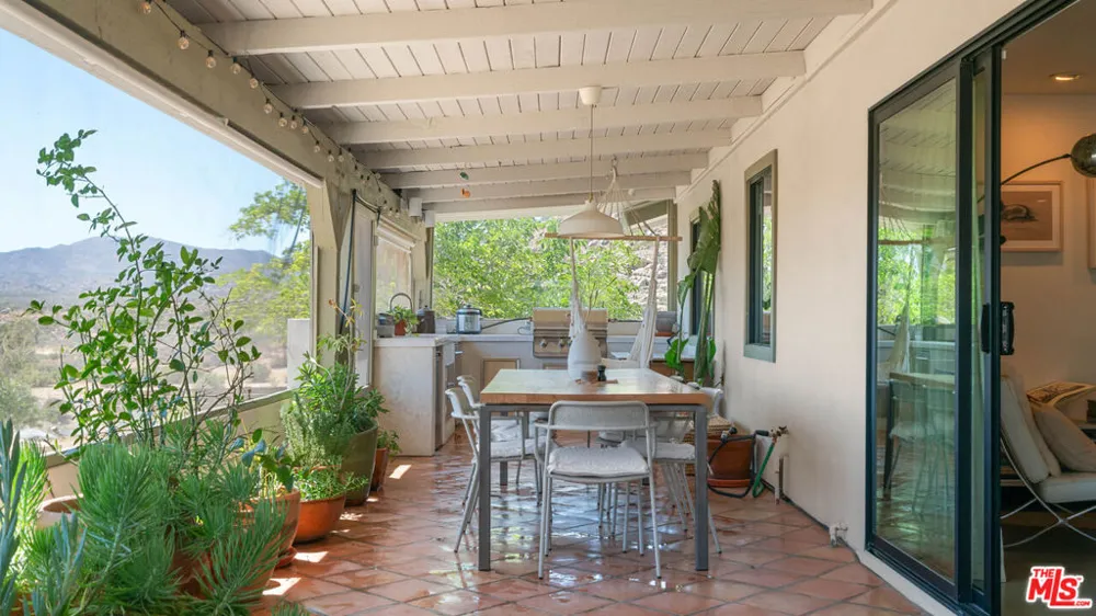 2900 Roadrunner Pioneertown, CA 92268