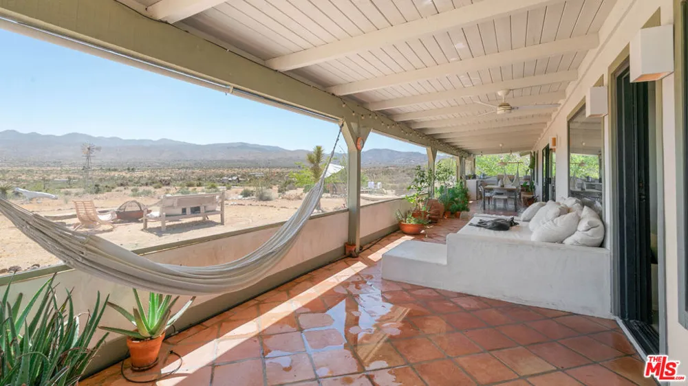 2900 Roadrunner Pioneertown, CA 92268