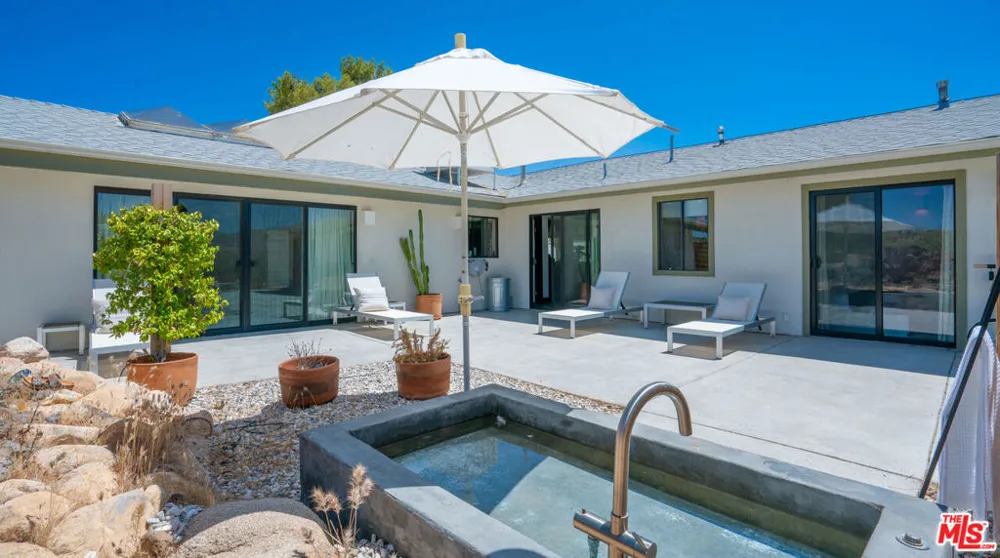 2900 Roadrunner Pioneertown, CA 92268