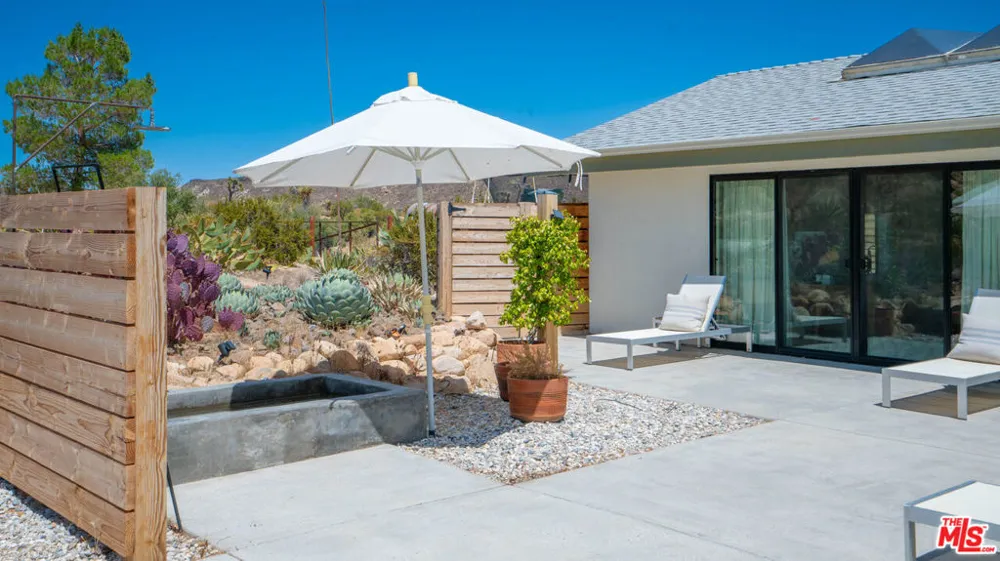 2900 Roadrunner Pioneertown, CA 92268