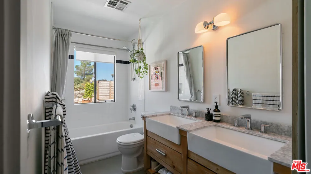 2900 Roadrunner Pioneertown, CA 92268