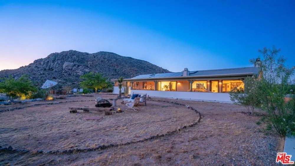2900 Roadrunner Pioneertown, CA 92268