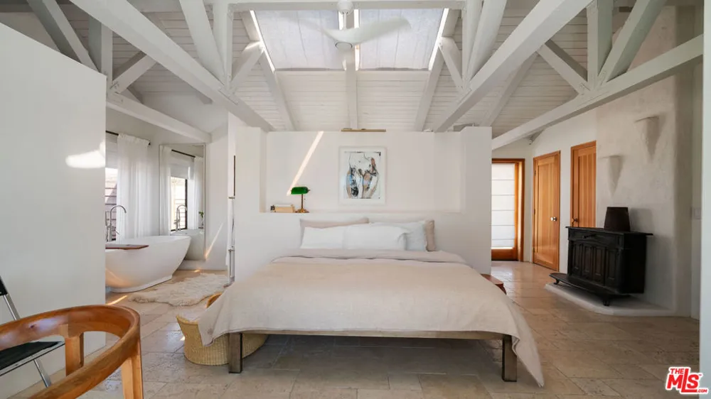 2900 Roadrunner Pioneertown, CA 92268