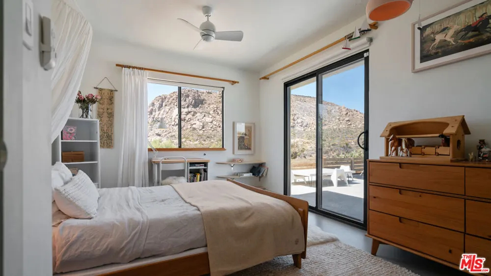2900 Roadrunner Pioneertown, CA 92268