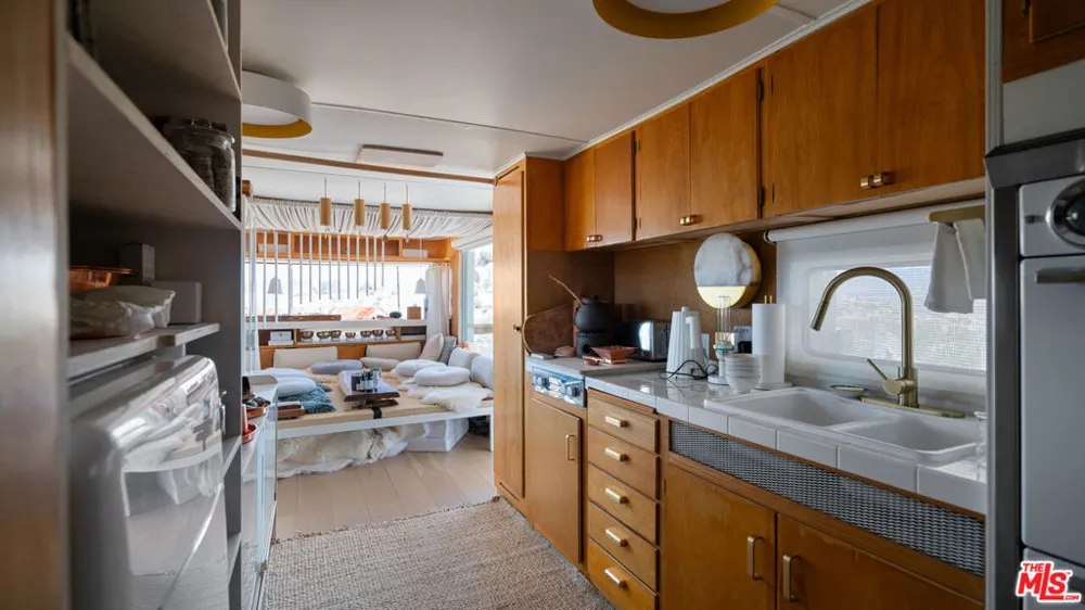 2900 Roadrunner Pioneertown, CA 92268