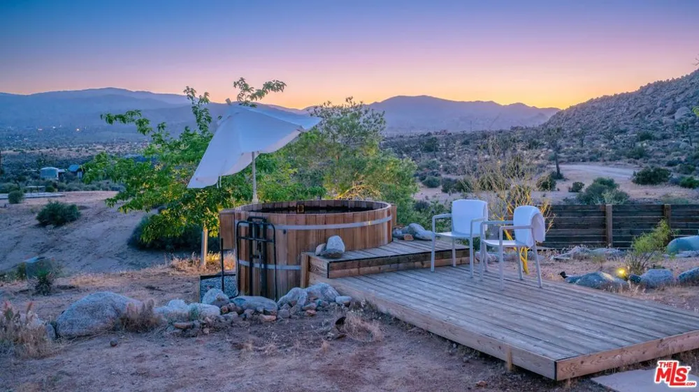 2900 Roadrunner Pioneertown, CA 92268