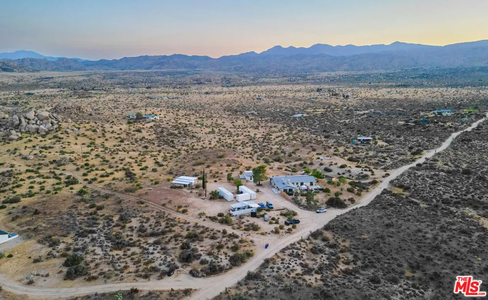 2900 Roadrunner Pioneertown, CA 92268