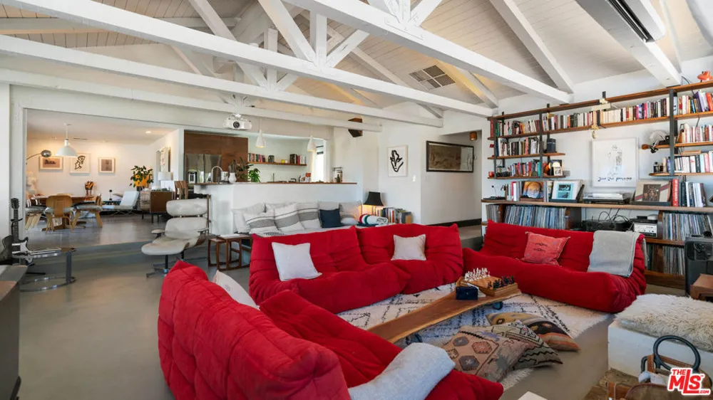 2900 Roadrunner Pioneertown, CA 92268
