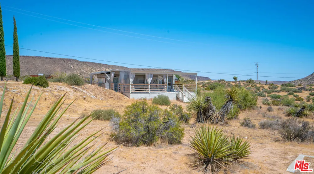 2900 Roadrunner Pioneertown, CA 92268