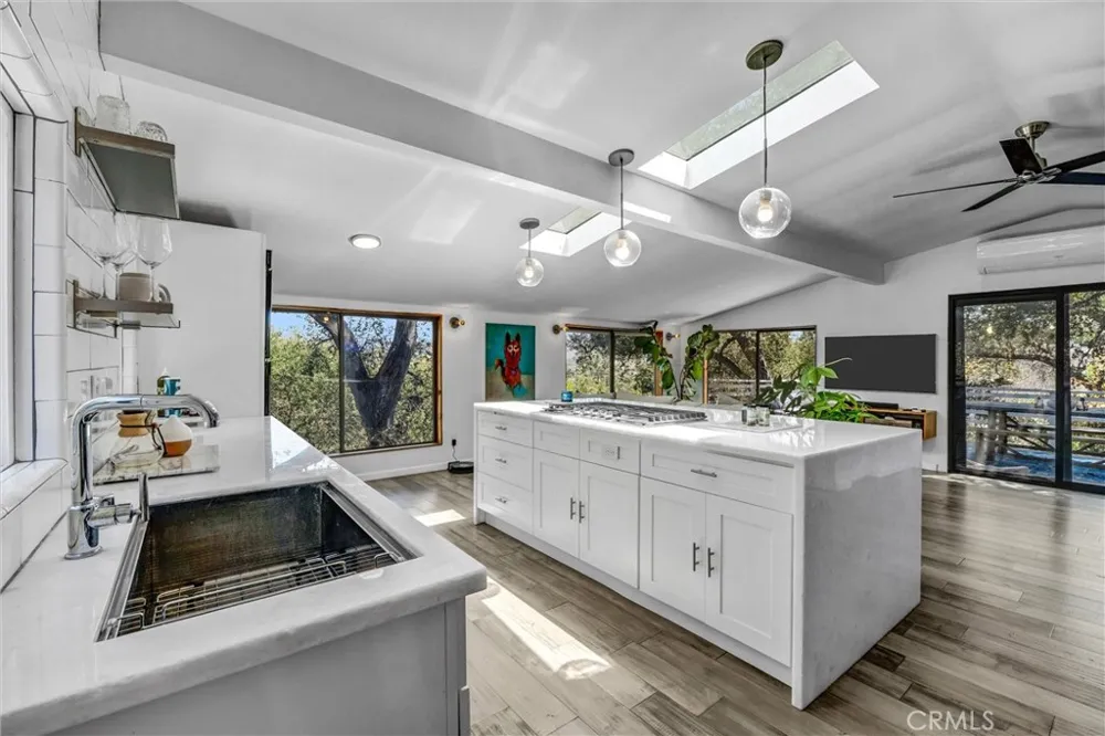 21936 Canon Drive Topanga, CA 90290