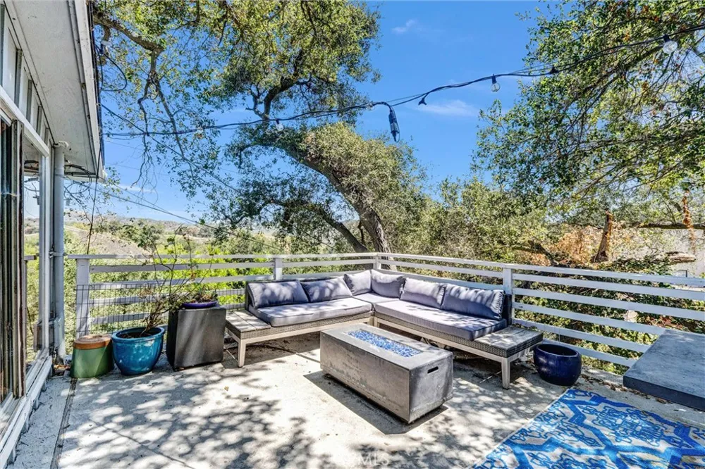 21936 Canon Drive Topanga, CA 90290