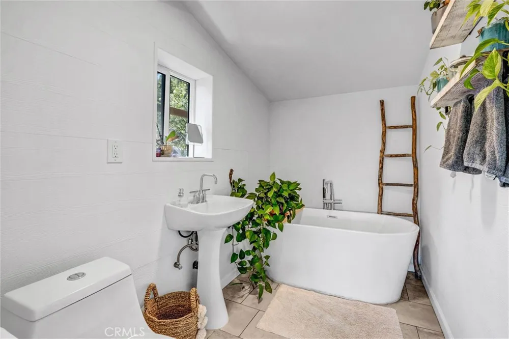 21936 Canon Drive Topanga, CA 90290