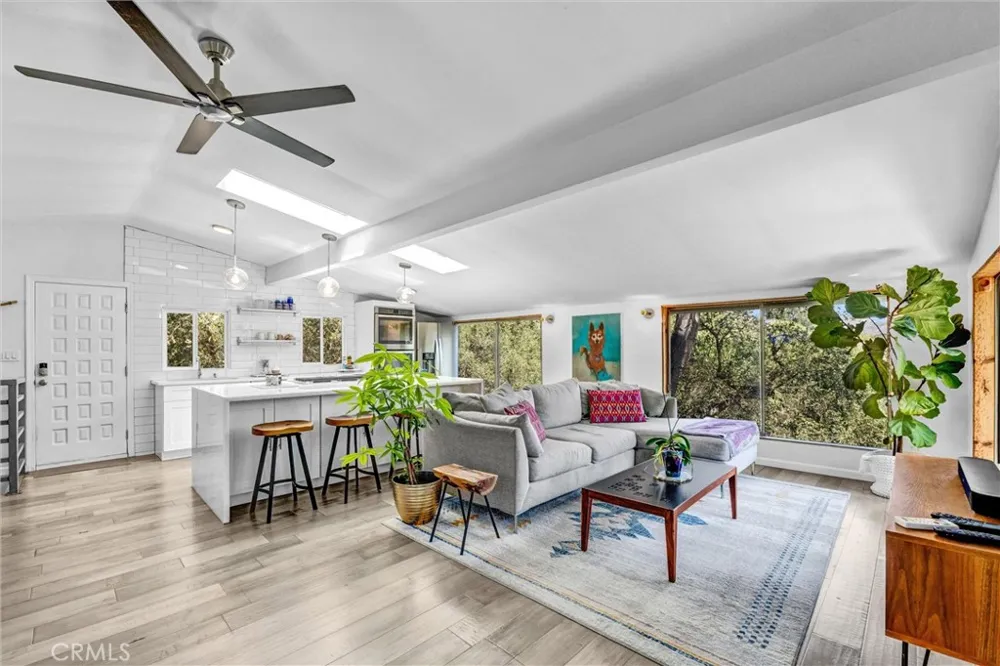 21936 Canon Drive Topanga, CA 90290