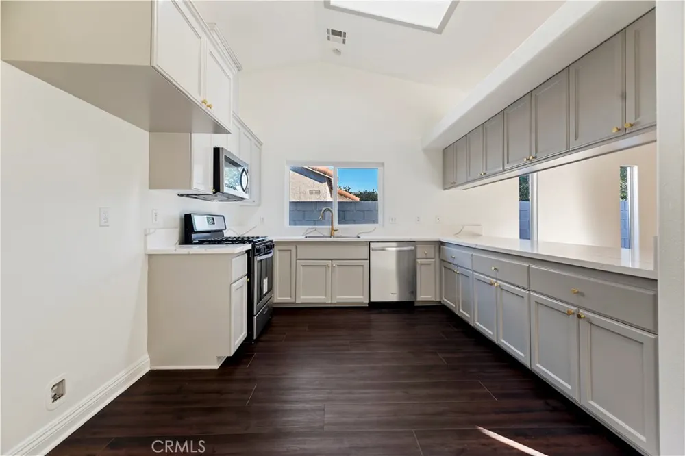 68135 Encinitas Cathedral City, CA 92234