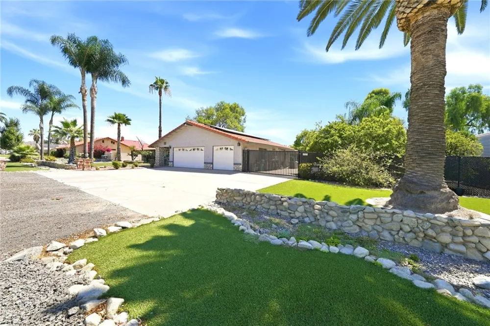 14334 Anthony Place Moreno Valley, CA 92555