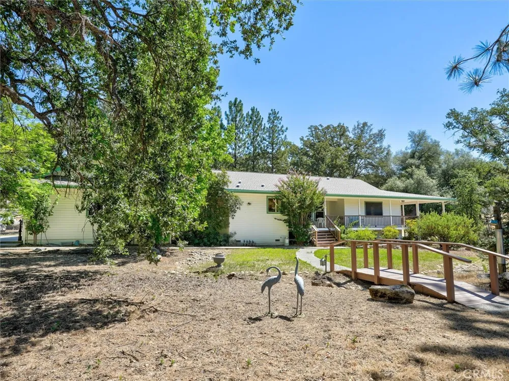 45241 Dillon Ahwahnee, CA 93601