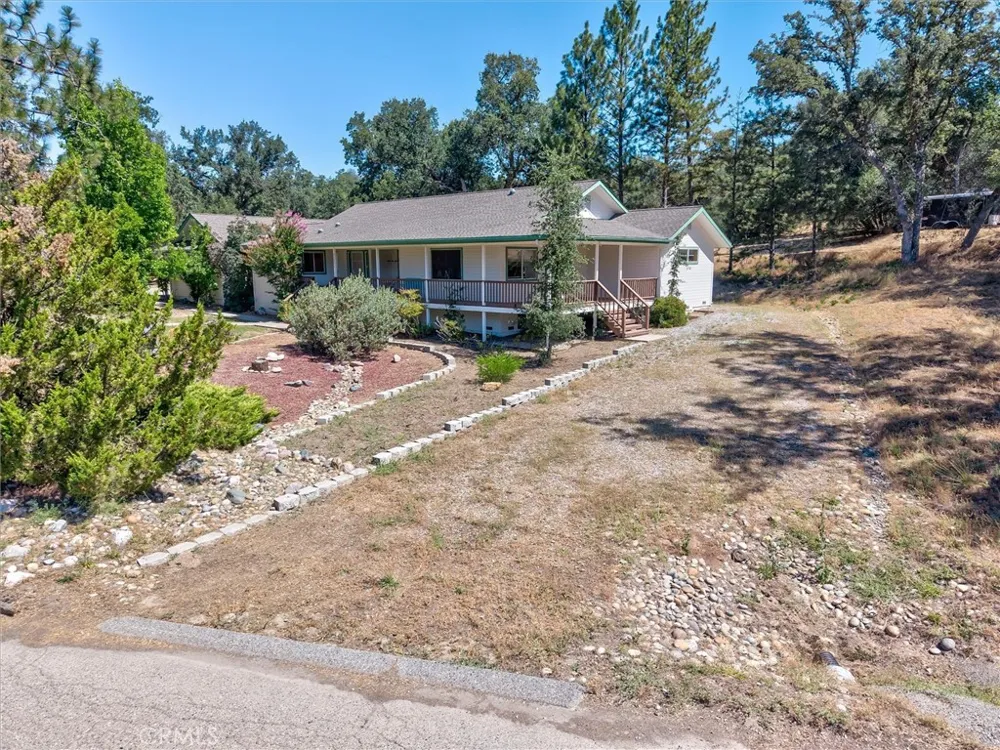 45241 Dillon Ahwahnee, CA 93601