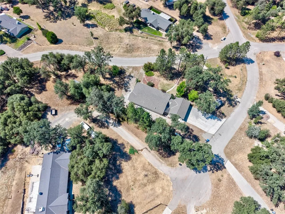 45241 Dillon Ahwahnee, CA 93601