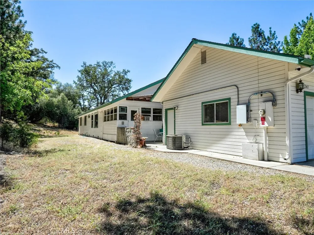 45241 Dillon Ahwahnee, CA 93601