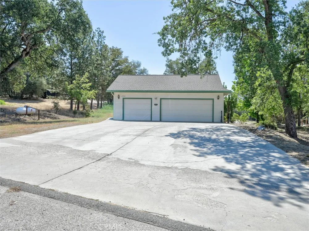 45241 Dillon Ahwahnee, CA 93601