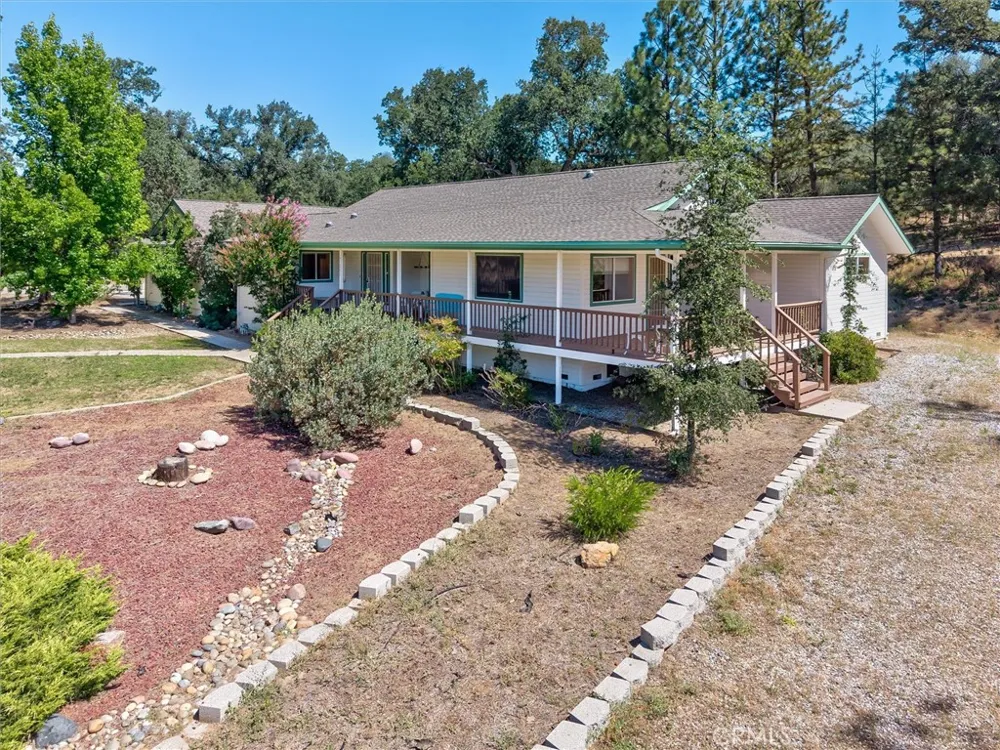 45241 Dillon Ahwahnee, CA 93601