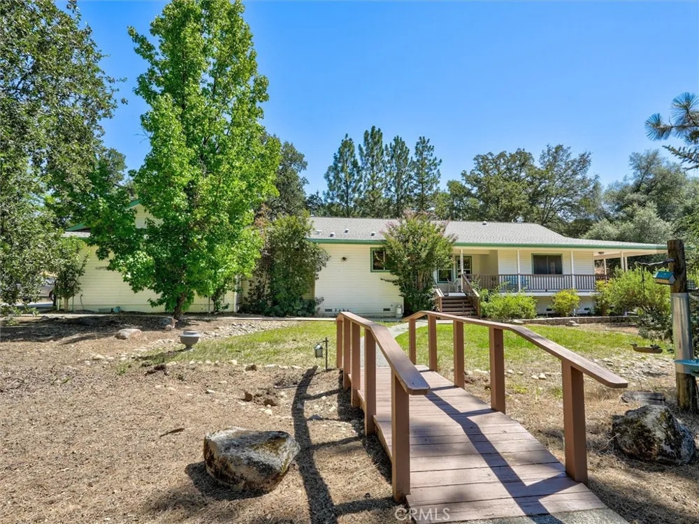 45241 Dillon Ahwahnee, CA 93601