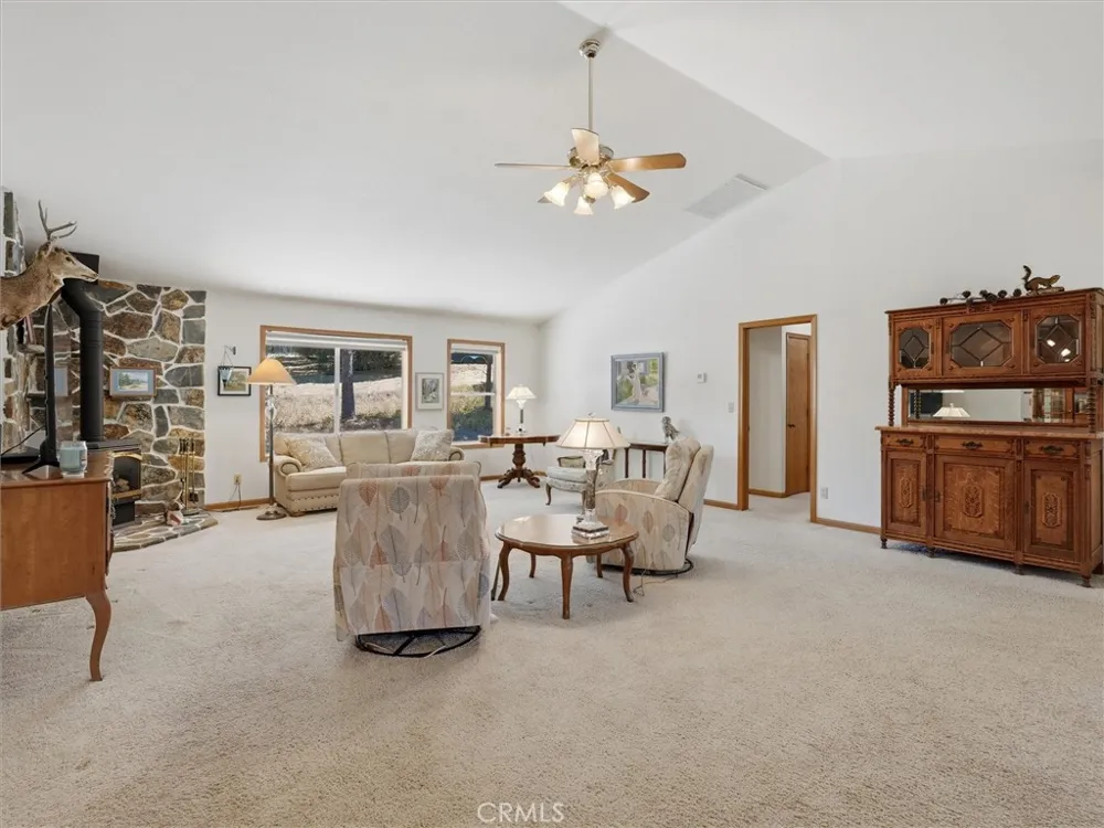 45241 Dillon Ahwahnee, CA 93601