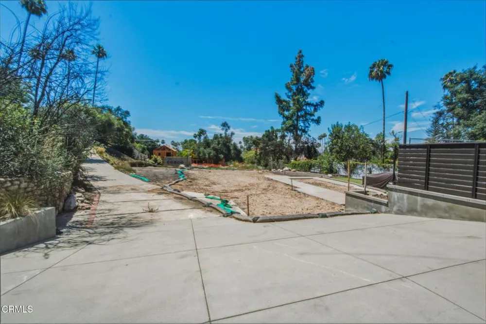 1541 Homewood Drive Altadena, CA 91001