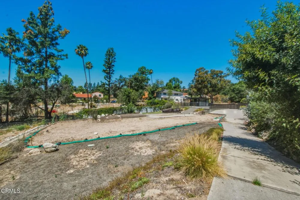 1541 Homewood Drive Altadena, CA 91001
