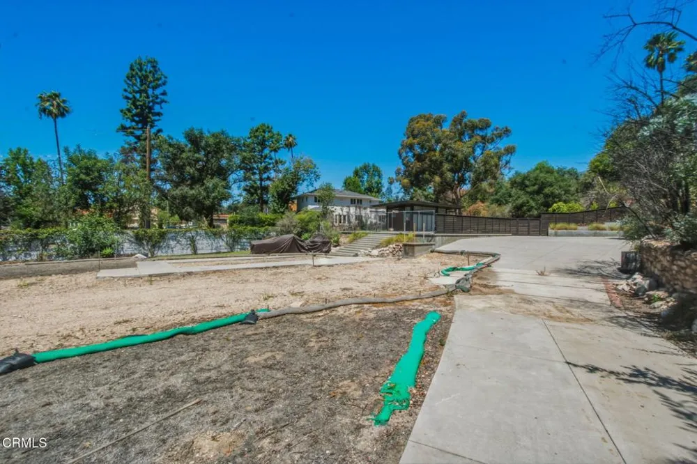 1541 Homewood Drive Altadena, CA 91001