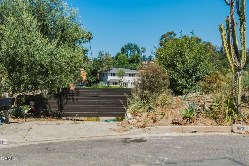 1541 Homewood Drive Altadena, CA 91001