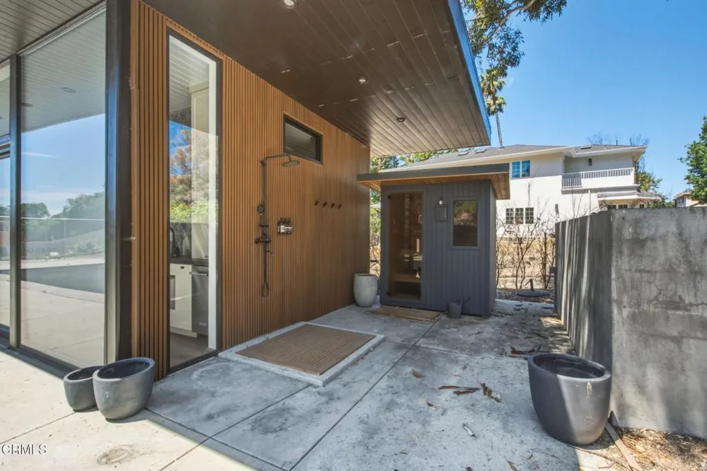 1541 Homewood Drive Altadena, CA 91001