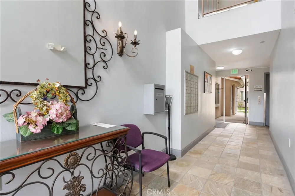 17888 Alburtis Avenue #A105 Artesia, CA 90701