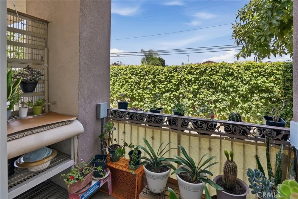 17888 Alburtis Avenue #A105 Artesia, CA 90701