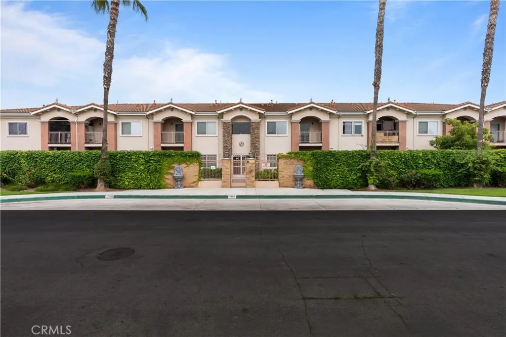 17888 Alburtis Avenue #A105 Artesia, CA 90701