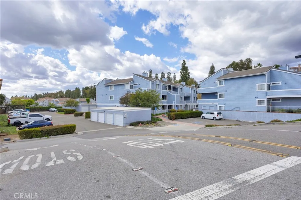 111 S Lakeview #D Placentia, CA 92870
