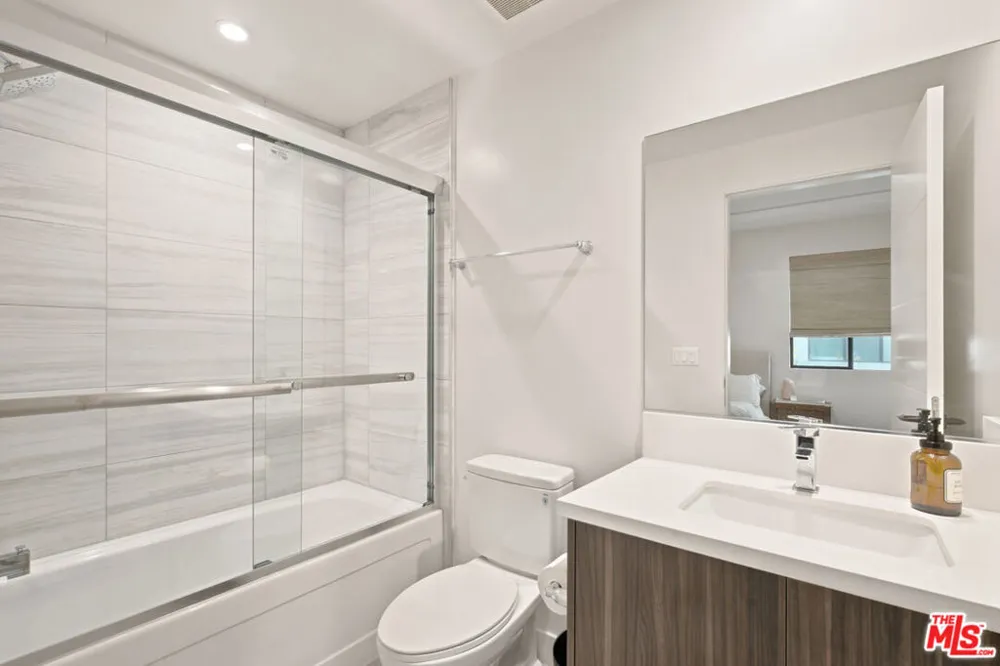 6716 Royce Lane Van Nuys, CA 91411