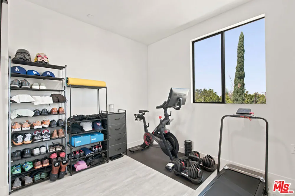 6716 Royce Lane Van Nuys, CA 91411